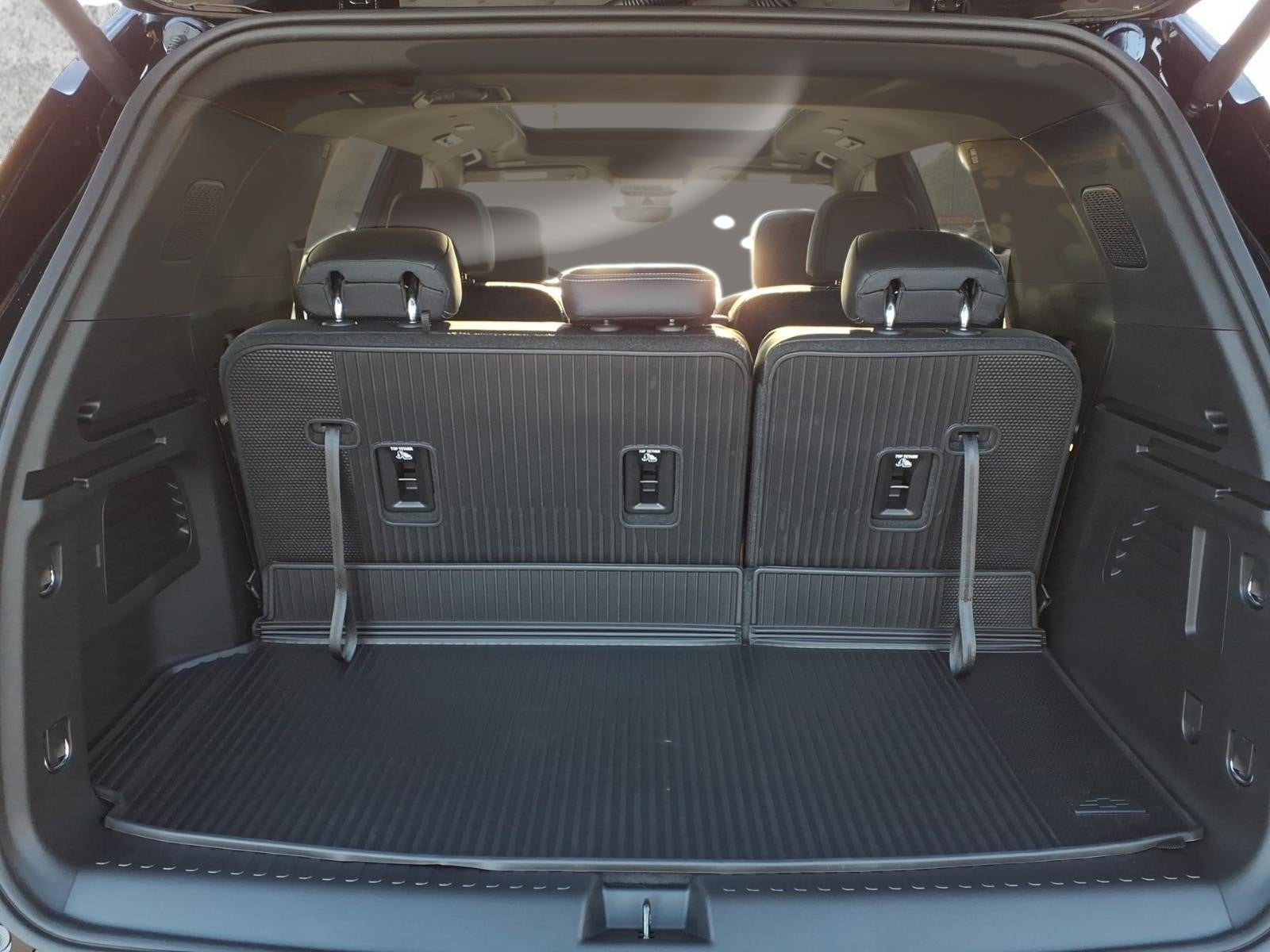 2027 Chevrolet Traverse LT - Photo 12
