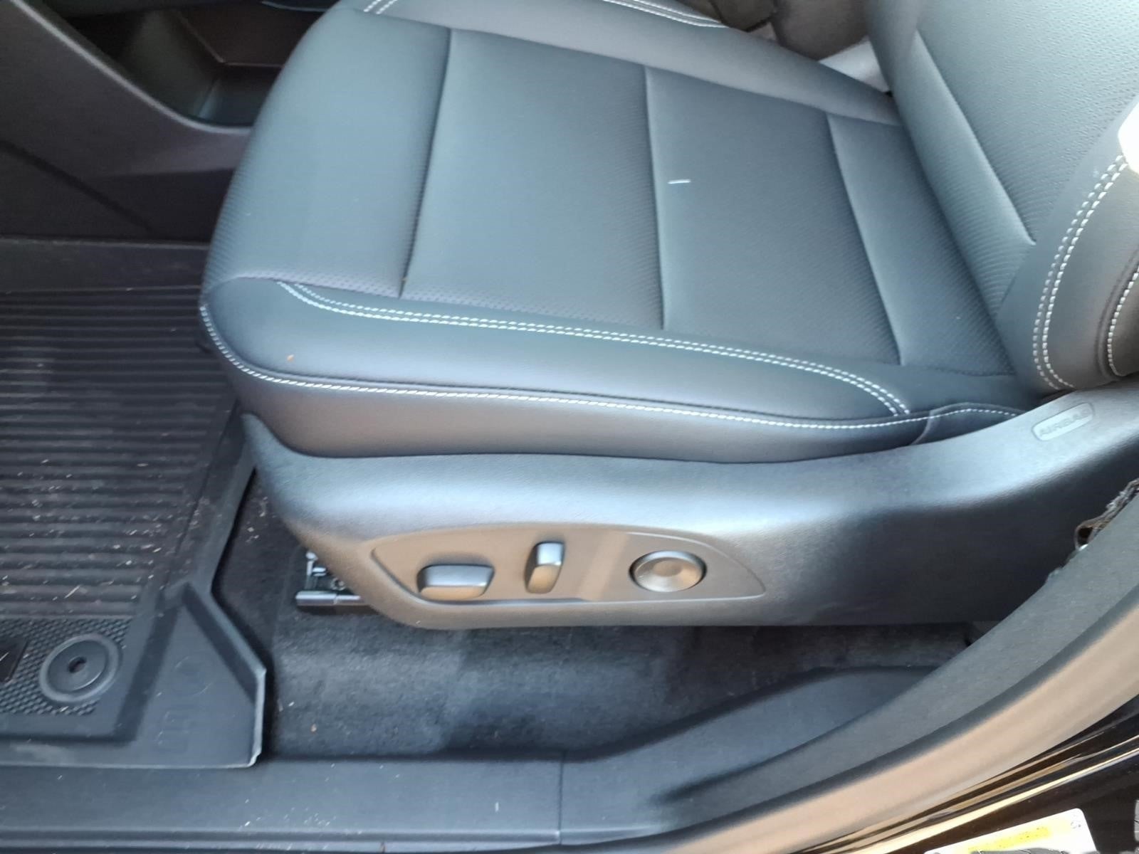 2027 Chevrolet Traverse LT - Photo 15