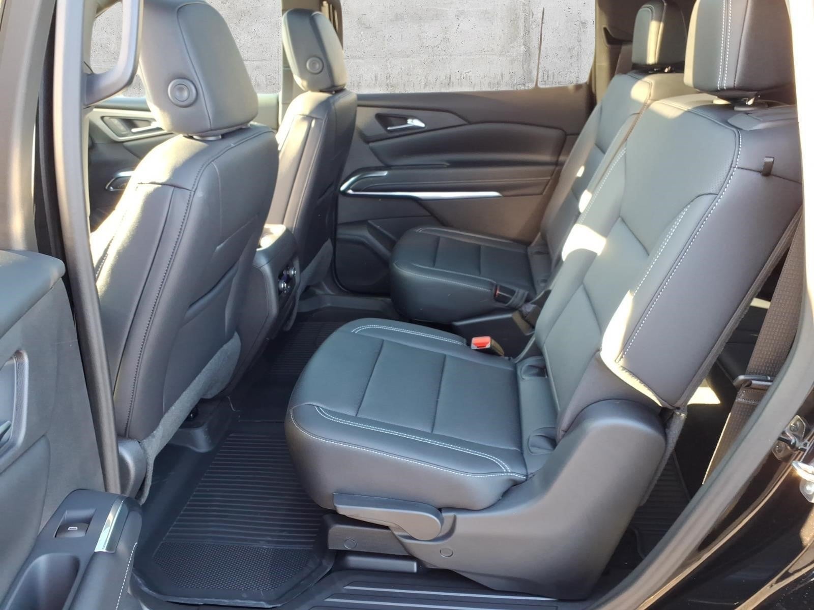2027 Chevrolet Traverse LT - Photo 7