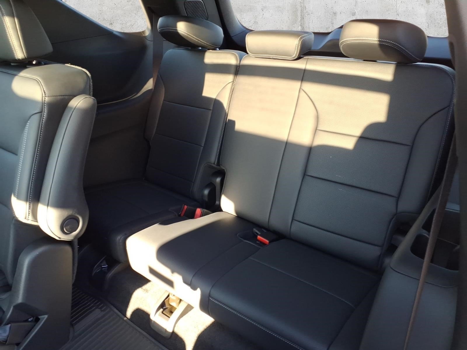 2027 Chevrolet Traverse LT - Photo 8