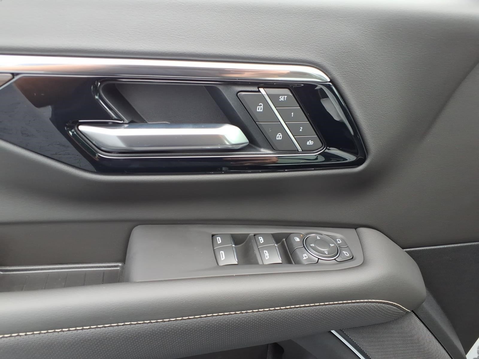 2026 Chevrolet Suburban Premier - Photo 14