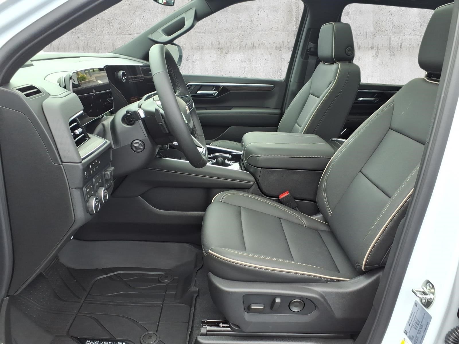 2026 Chevrolet Suburban Premier - Photo 4