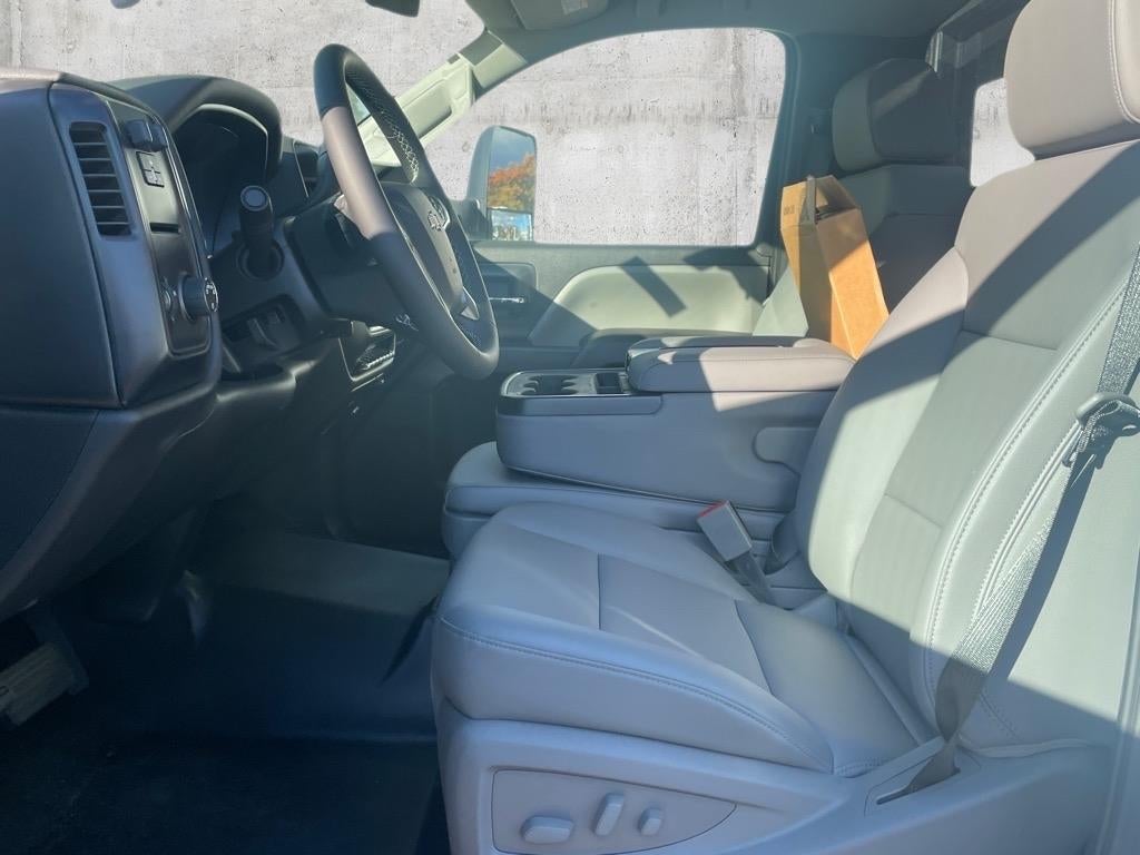 2024 Chevrolet Silverado 5500 HD Work Truck