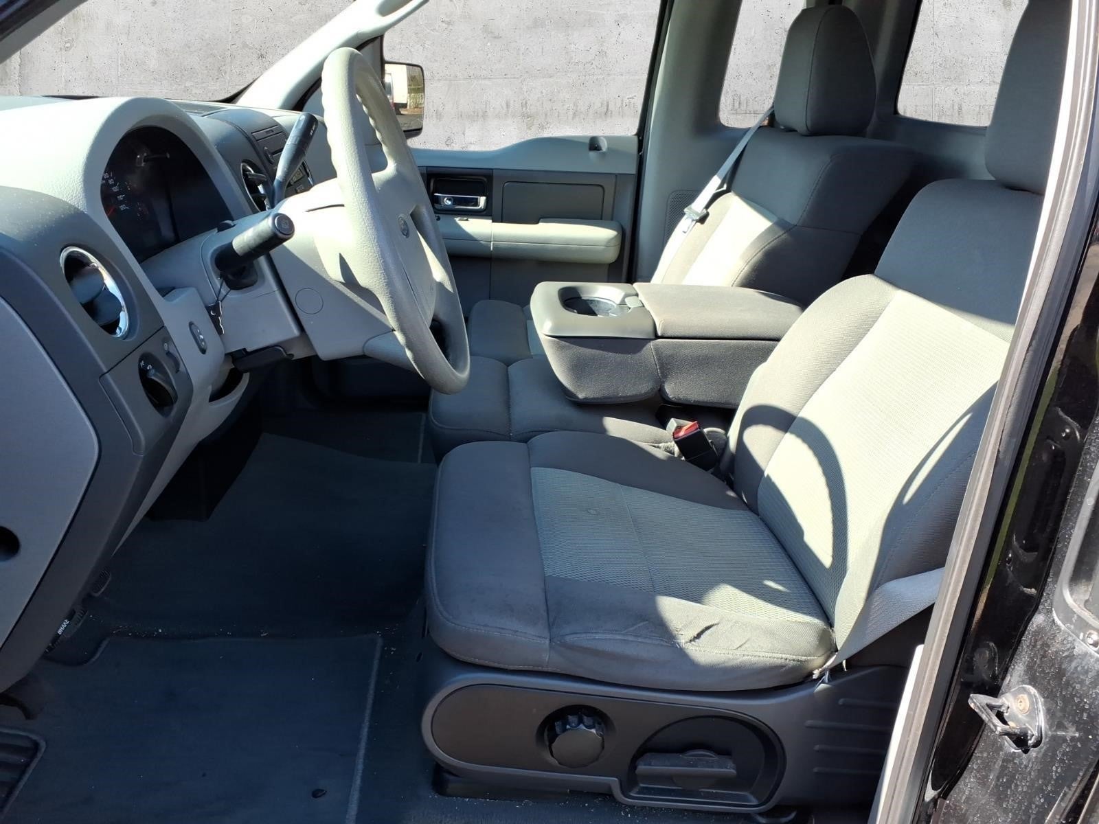 2004 Ford F-150 XL