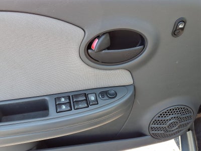 2003 Saturn Ion ION 2