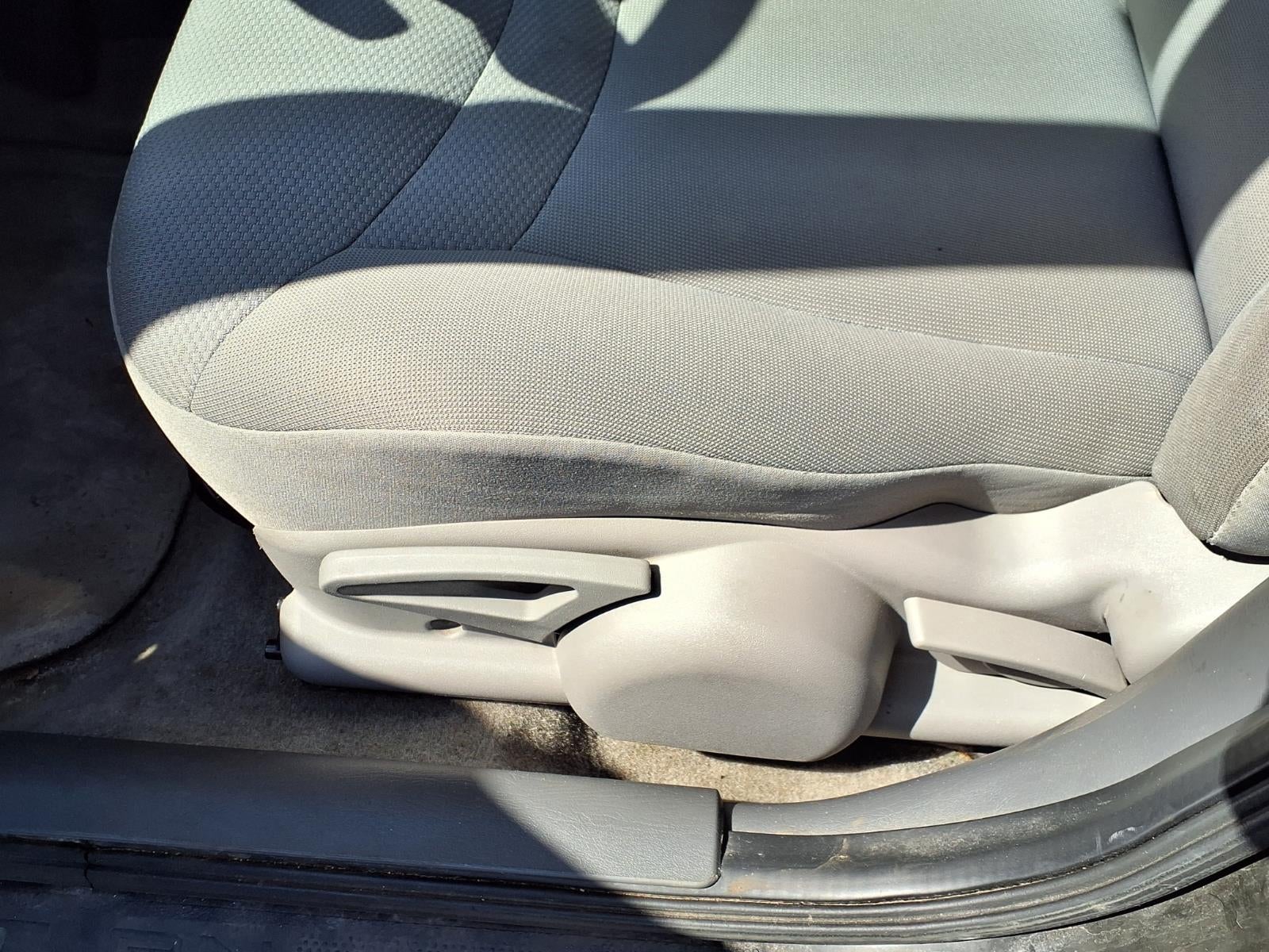 2003 Saturn Ion ION 2