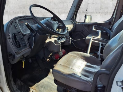 2015 Freightliner M2 106 Base