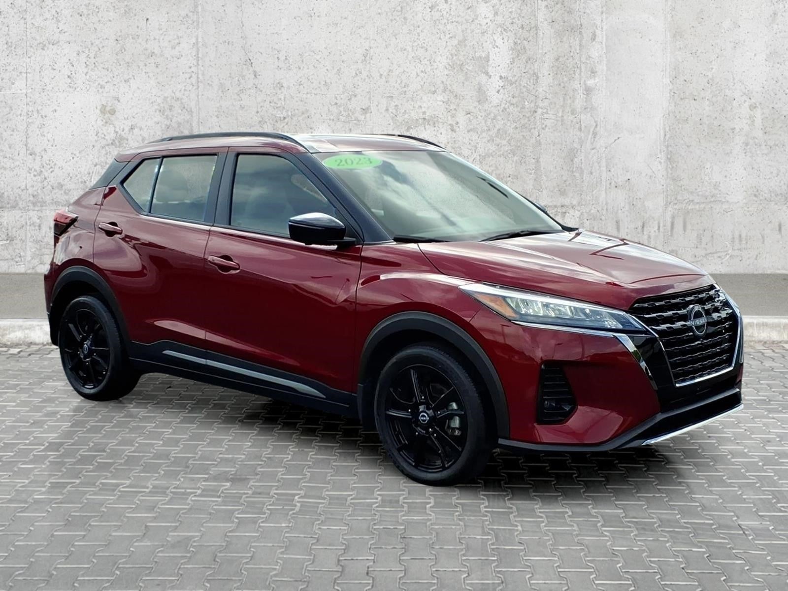2023 Nissan Kicks SR