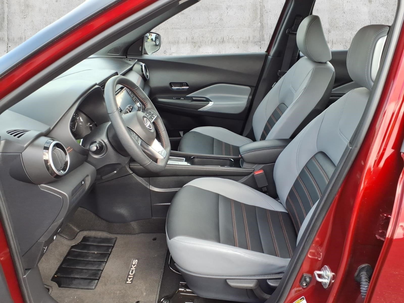 2023 Nissan Kicks SR