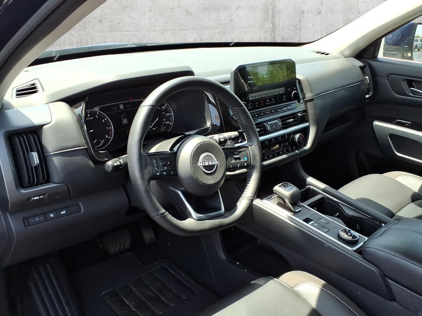 2025 Nissan Pathfinder SL