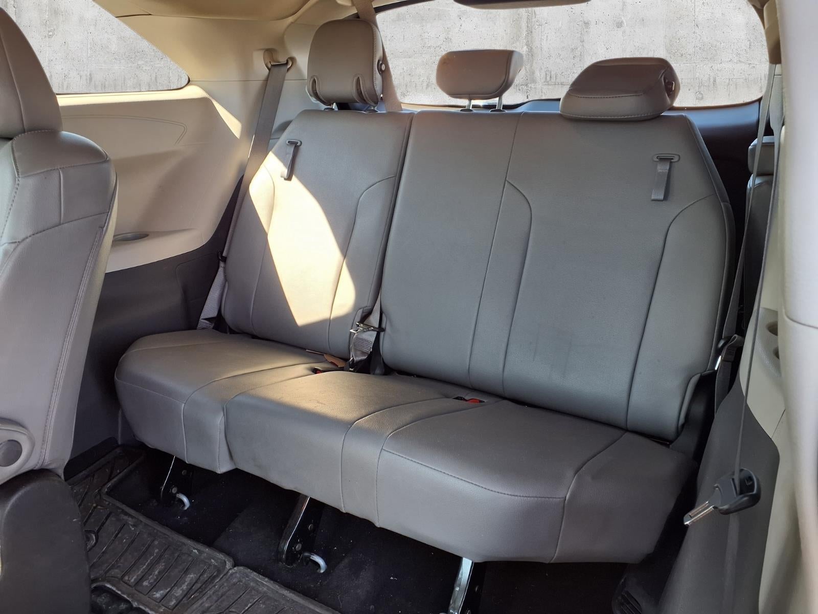 2022 Toyota Sienna XLE