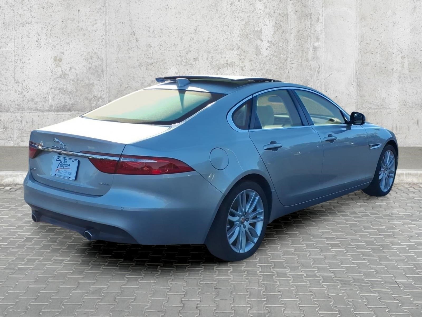 2017 Jaguar XF 35t Prestige