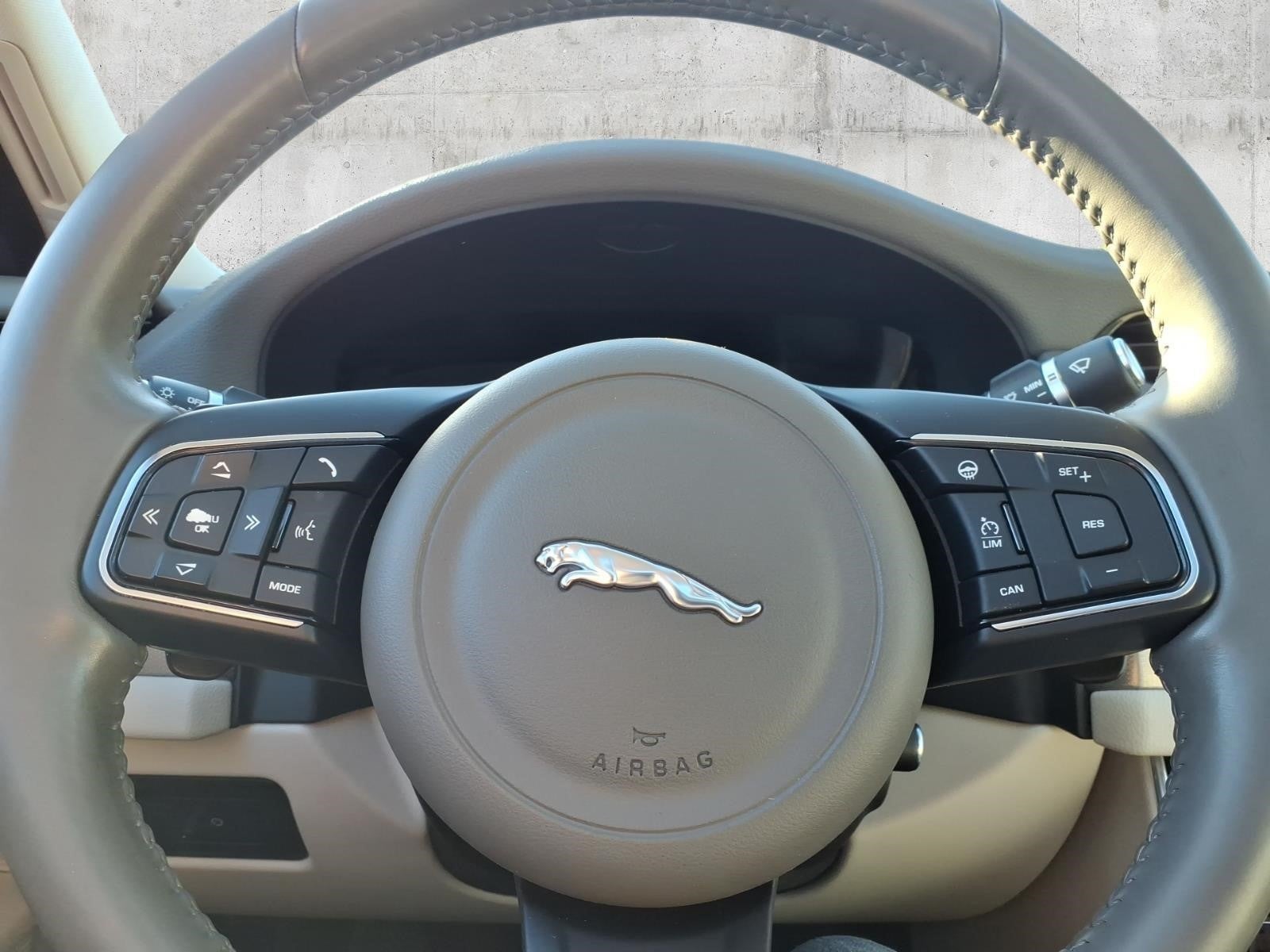 2017 Jaguar XF 35t Prestige