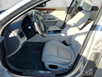 2017 Jaguar XF 35t Prestige
