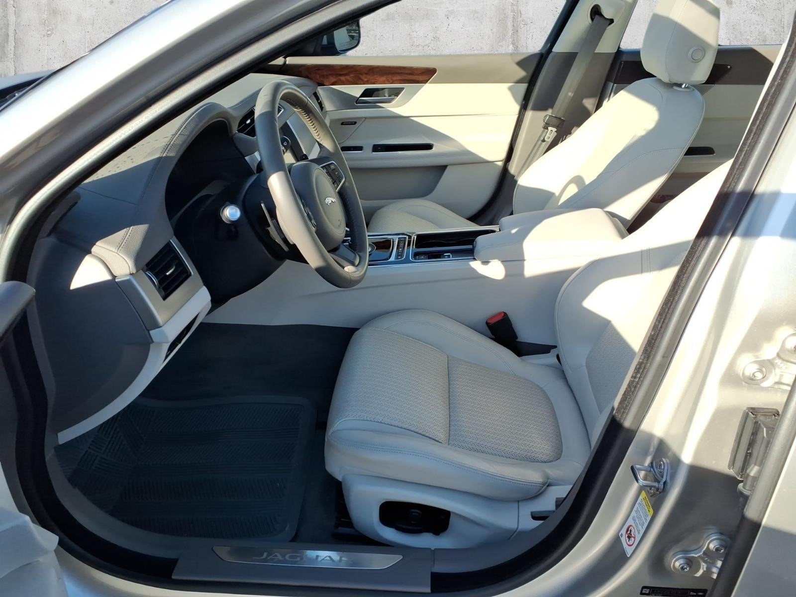 2017 Jaguar XF 35t Prestige